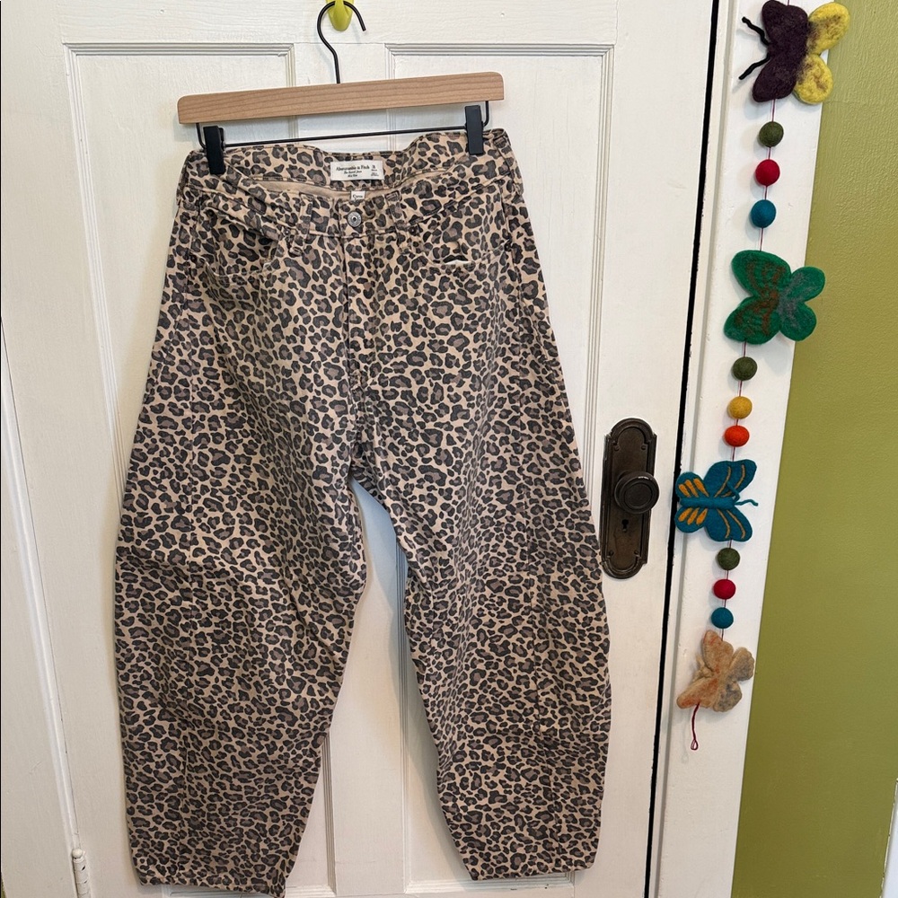Abercrombie & Fitch Animal Print Curve Love Barrel Jeans